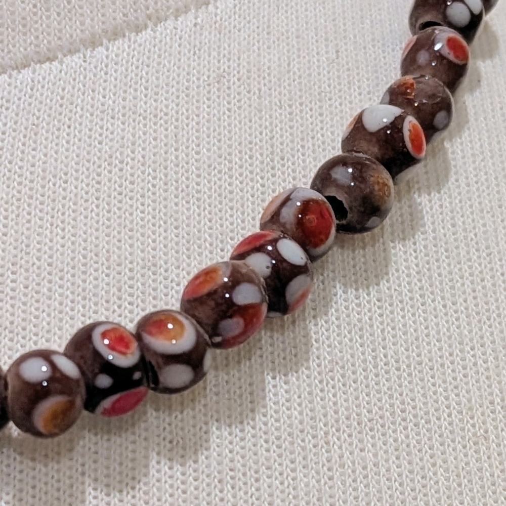 NWOT Beckwoman 16.5" Hand Blown Red White and Brown Mini Glass Bead Necklace - Picture 2 of 7